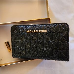 NWT~Michael kors wallet in box